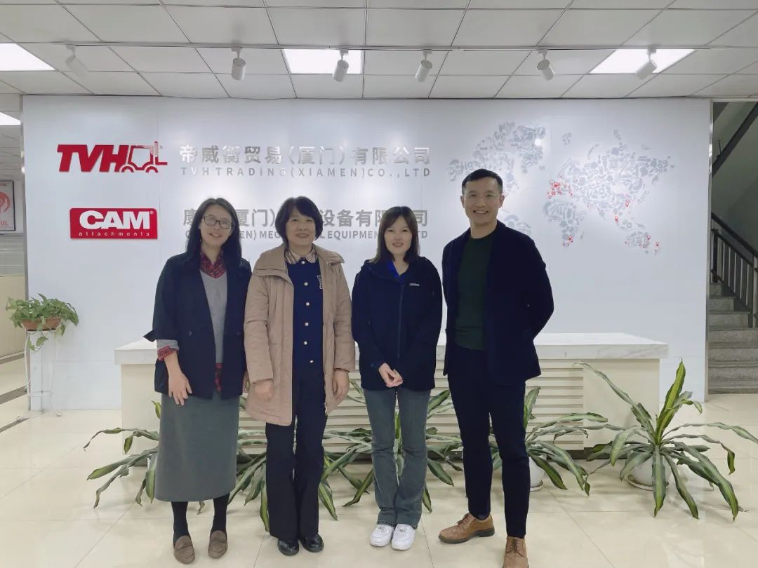 工程机械工业协会工业车辆分会秘书长一行到访 永信贵宾会217 帝威衡